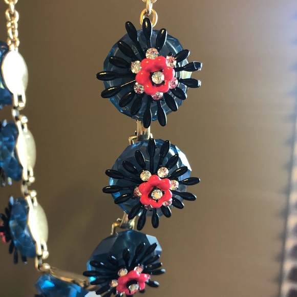 J. Crew Jewelry - NWT J Crew Statement Necklace 💕